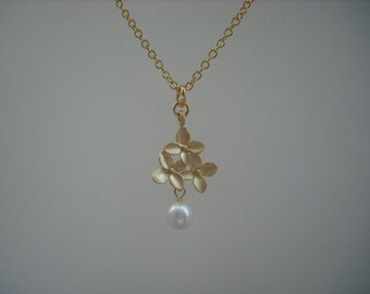 14k Gold Filled chain - matte yellow gold cute little bouquet with pearl necklace