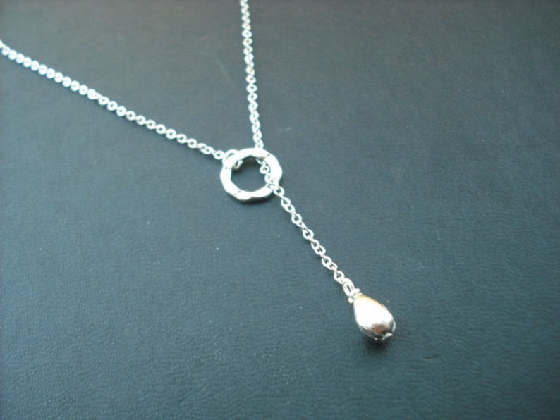 18 Inch Large Motif Chain Lariat