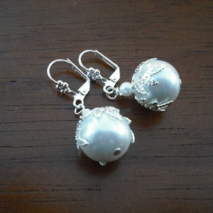 glass pearl with silver earrings image 3