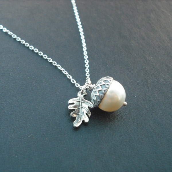 Bridesmaids gift, Wedding Gift, Sterling Silver Chain Necklace- Creamy Pearl Acorn Necklace