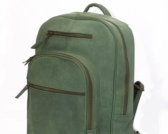 Zaino in pelle verde Riga: realizzato a mano per uno stile sostenibile e duraturo