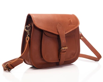 Tirana Crossbody: eleganza artigianale per gli oggetti essenziali di tutti i giorni