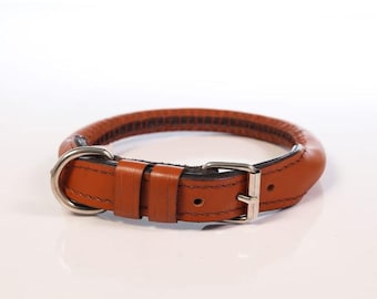 Collare per cani in pelle Ringo: durevolezza e stile cuciti a mano