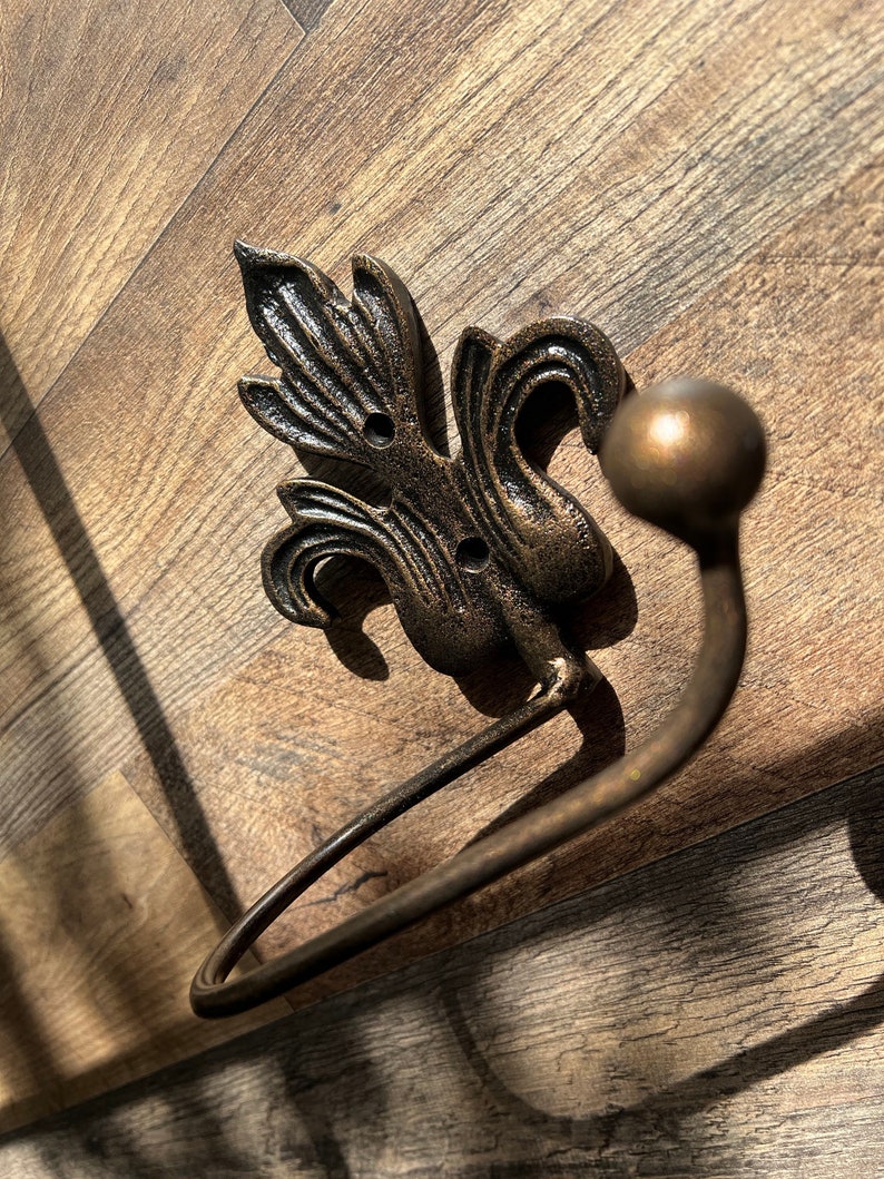Fleur-de-Lis Toilet Paper Holder - Thumbnail 4