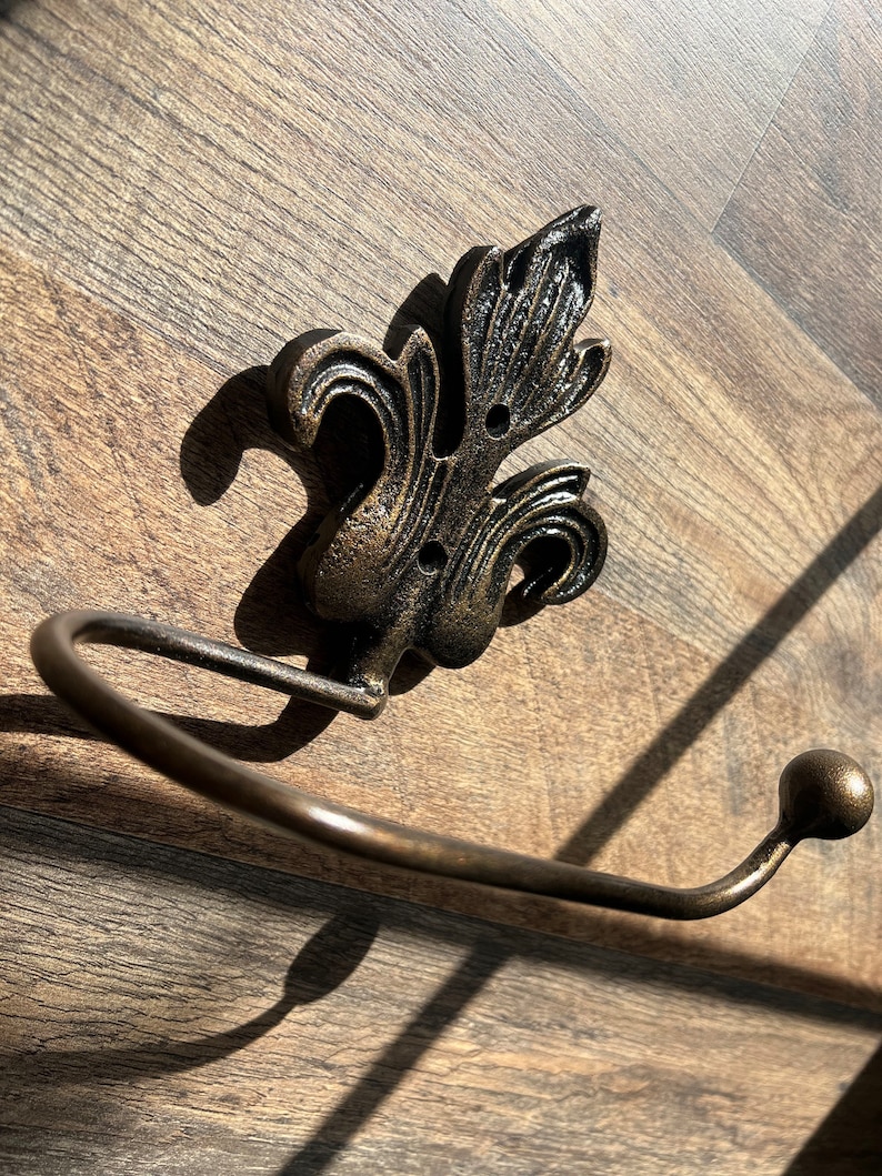 Fleur-de-Lis Toilet Paper Holder - Thumbnail 2
