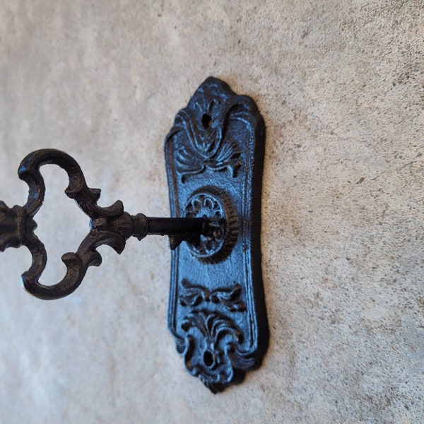 Skeleton Key Wall hook - PICK YOUR COLOR - bath towel hook, decorative hook, Victorian ornate hook, coat hook, shabby chic, Fleur de Lis