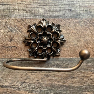 Toiletpapierhouder | Rozet ijzeren toiletrolhouder | Weefselhouder | TP-hanger | Elegante badkamer | FleurDeLisJunkie | Megarolhouder