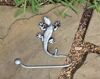 Gecko Lizard Iguana Toilet Paper Holder for Bathroom, TP Holder, PICK your COLOR, Kids decor, Nature  Rainforest, kids bath, Boys bathroom