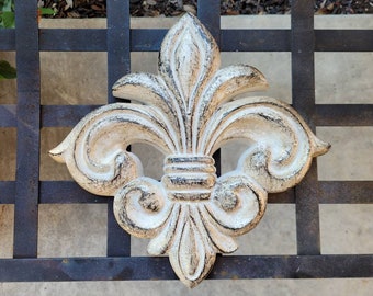 Fleur de Lis Wall plaque | PICK YOUR COLOR | Old World, Tuscan, French Country, Medieval Home Decor. Royal Queen King | FleurDeLisJunkie |