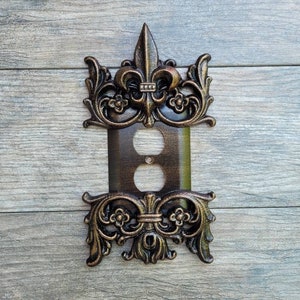 Metal, outlet cover Fleur de Lis Plate - PICK YOUR COLOR - outlet Cover, Custom outlet cover, switch plate, Tuscan