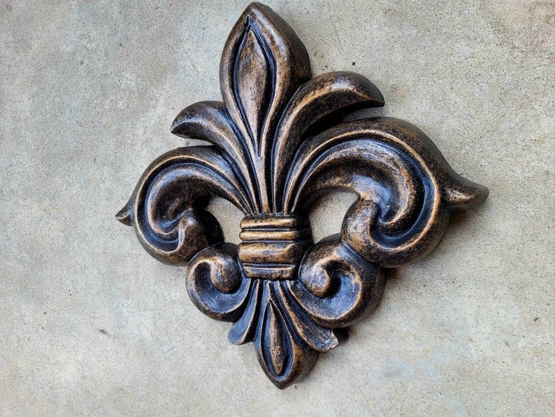 Fleur de Lis Wandtafel WÄHLEN SIE IHRE FARBE Alte Welt, Toskanischer, Französischer Land, mittelalterliches Wohndekor. Königliche Königin FleurDeLisJunkie Bild 3