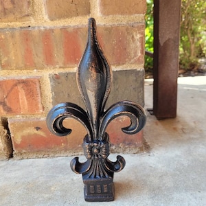 Fleur de lis cast iron finial | PICK YOUR COLOR | fence top finial | tabletop decor | craft supplies | Decorative bottle top