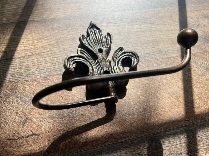 Fleur-de-Lis Toilet Paper Holder - Thumbnail 3