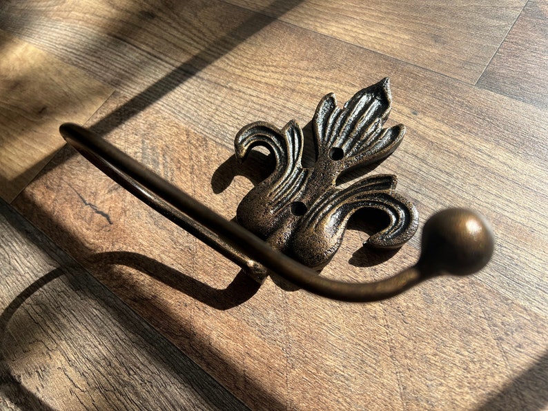 Fleur-de-Lis Toilet Paper Holder - Thumbnail 5
