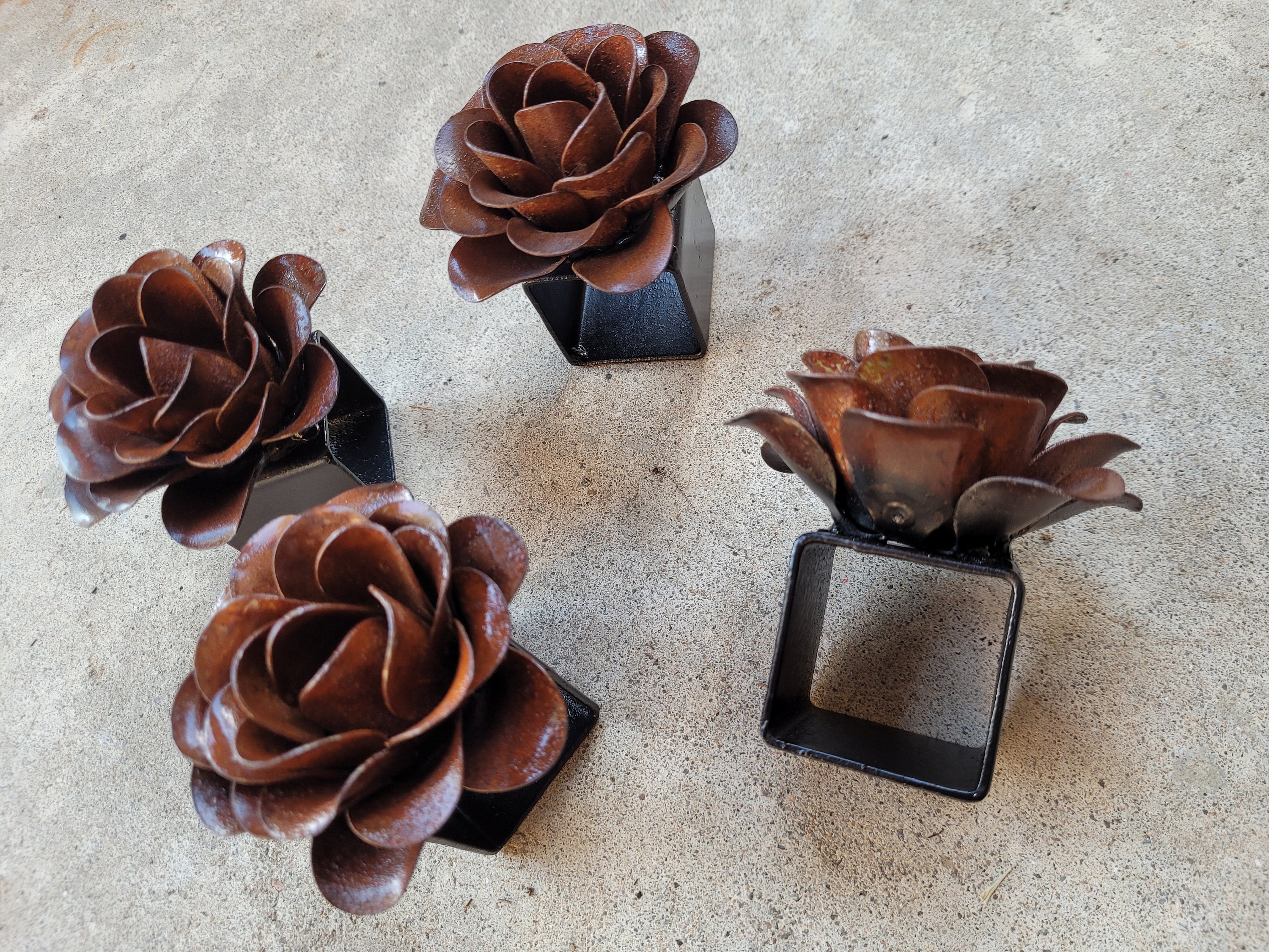 Set of 4 Napkin Rings Original design Metal Rusty Rose Tuscan Kitchen French Country Rustic Farmhouse Kitchen Organization