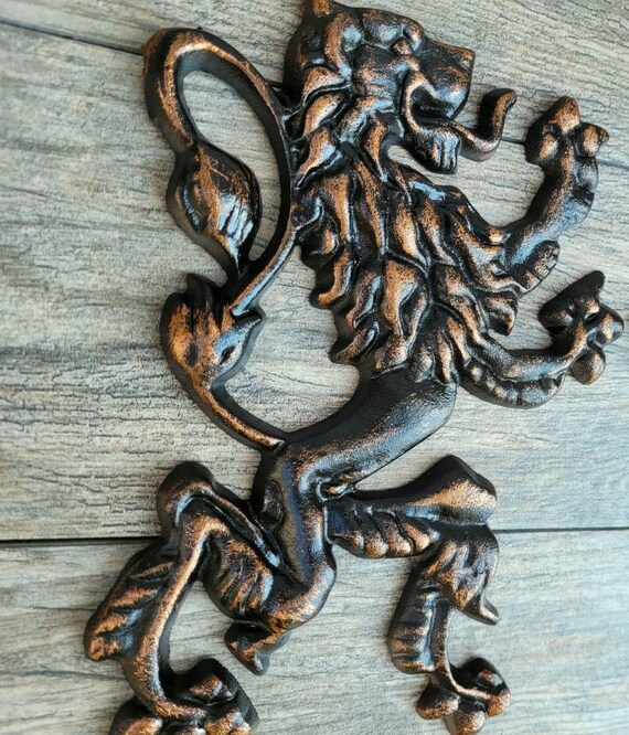 アンティークアニマルデカールウォールプラーク Lion Wall Plaque | PICK YOUR COLOR | Metal Wall Decor | Medieval