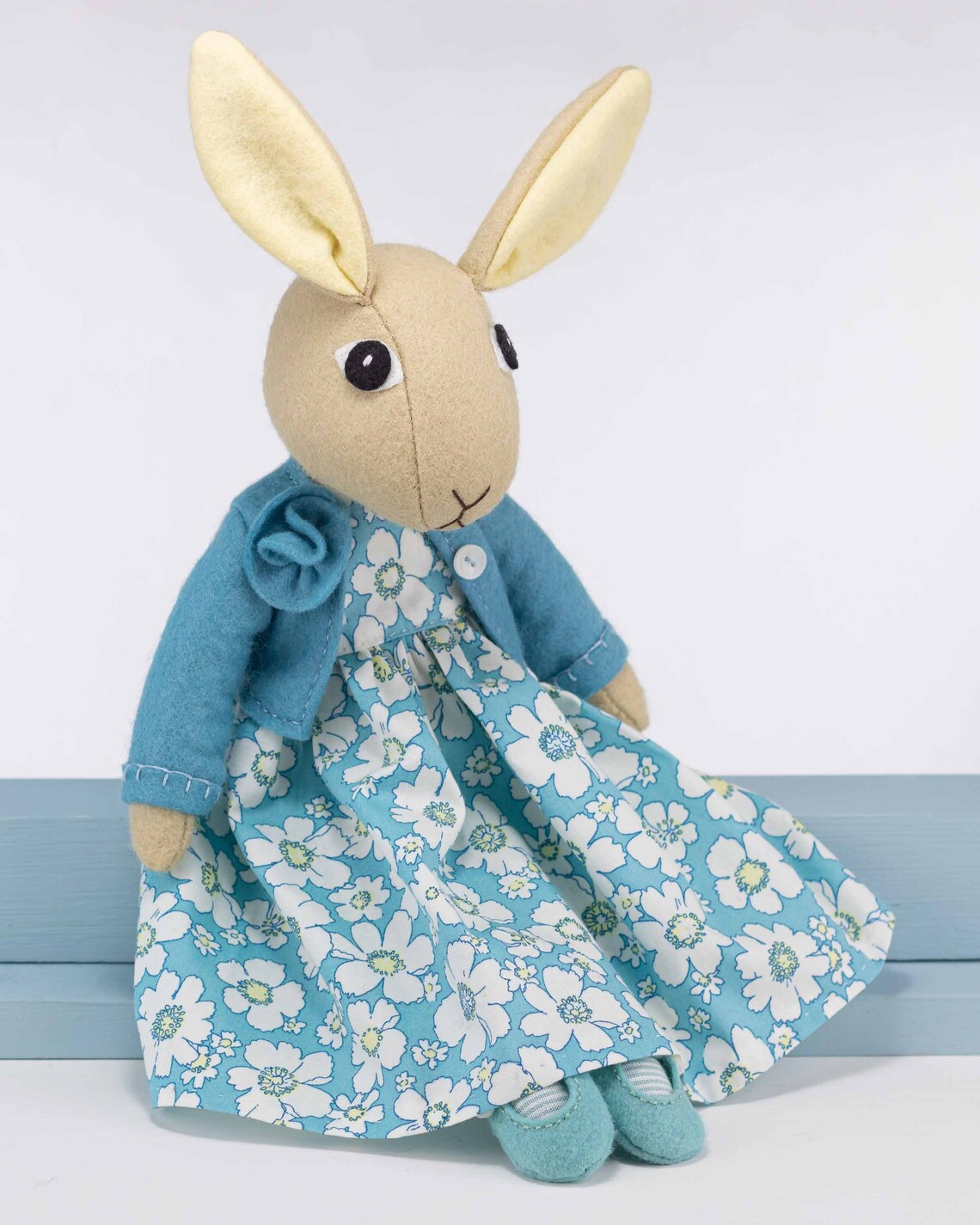 Felt bunny doll pattern Rabbit soft toy pattern Felt doll | Etsy