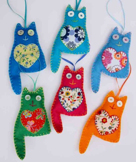Items similar to Felt cat ornaments, set of 3, bright colours on Etsy