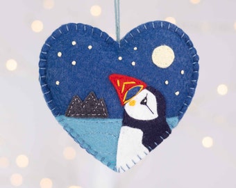 Filz Papageitaucher Ornament, Gesticktes hängendes Herz Ornament mit Papageientaucher und Vollmond