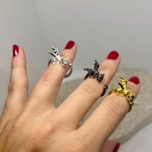 Draadring, draadspanring, haakring, ring, haken, breien, draadhouder, naad, steek, geluksbrenger, draak, zilver, zwart