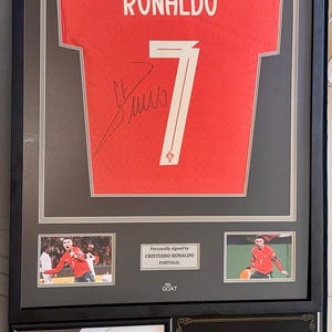 Camiseta oficial de CR7 Portugal firmada a mano + Certificado de autenticidad premium + Marco