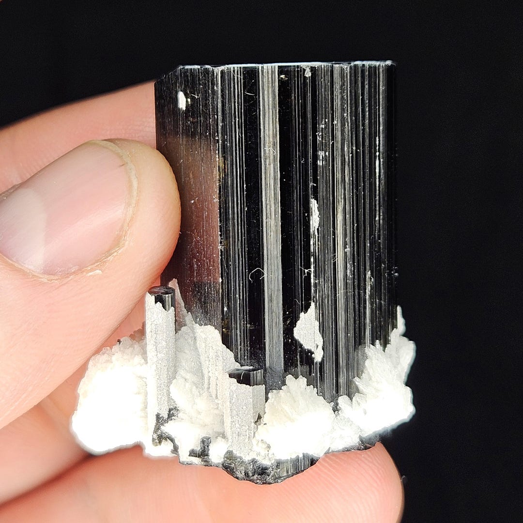 Black Tourmaline Beryl Crystal - Etsy