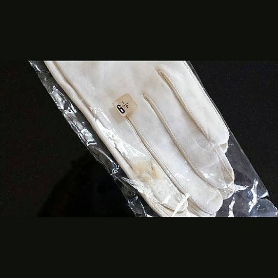 Vintage Kid Leather Evening Gloves with Pearl But… - image 6