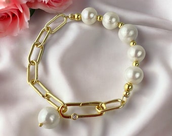 Gold filled Chain links with pearl bracelet; chunky paperclip gold bracelet; Pearl Gold Bracelet; gold hardware bracelet; gifts for her