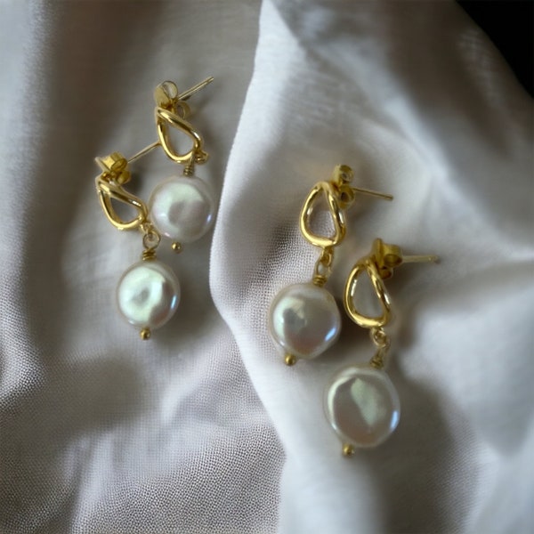 Bridesmaid pearl earrings; Pearl drop gold earrings; Coin pearl earring; stacking earrings; bridesmaids gifts; simple pearl earrings