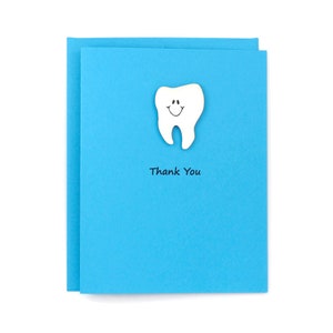 Carte de remerciements simple dent bleue d'Aqua | Carte de voeux faite main de dentiste | Dent avec le sourire | Choisissez les phrases à l'avant et à l'intérieur | Dentaire