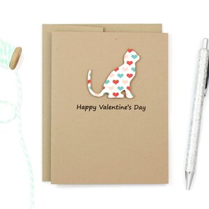 Kat Valentijnsdagwenskaart enkel | Gekleurd hartpatroon | Kies voor- en binnenkant | Bruin kraftkaart kattensilhouet cadeau