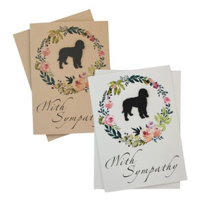 de sympathie de guirlande florale de griffonnage | Chien fait main 5 x 7 pouces condoléances salutation | Blanc ou marron au choix | Goldendoodle aquarelle