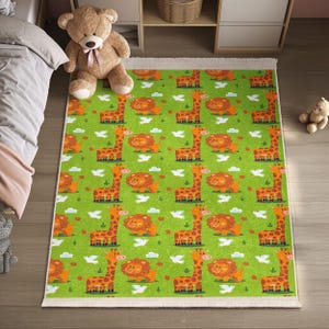 Alfombra infantil de animales verdes - Alfombra de juegos con leones y jirafas - Divertida alfombra antideslizante y lavable - Alfombra de guardería con un toque de fantasía - Alfombra suave