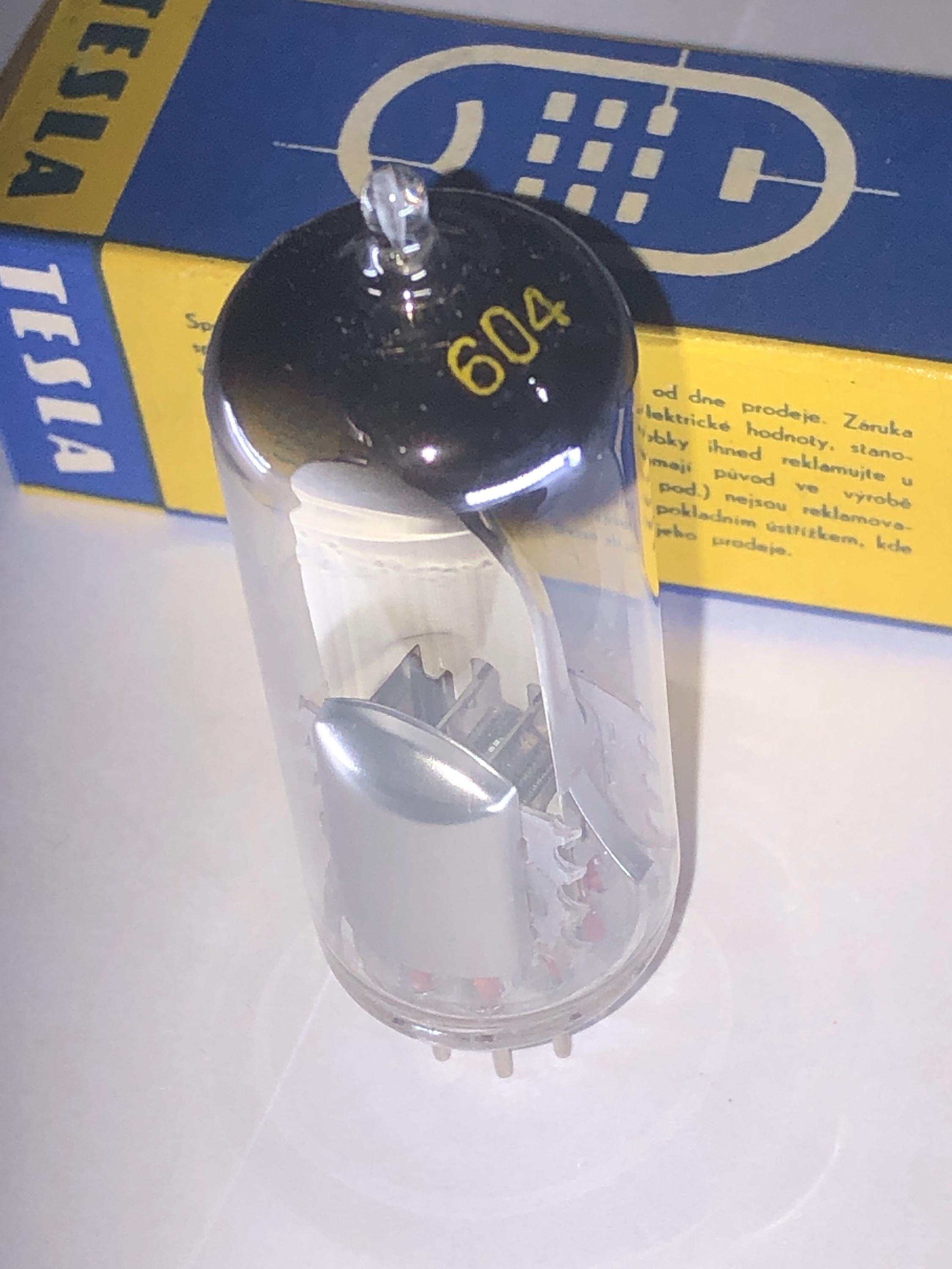 1 vintage ECC88 / 6DJ8 tube Telefunken Germany 1966, diamond base, NOS
