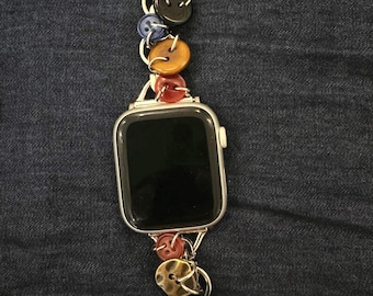 Kolorowe koraliki w kształcie guzików w pasku do zegarka Apple Watch, czerwony pasek do smartwatcha z zawieszką, srebrny pasek do zegarka Y2K, pasek do zegarka Apple Watch, pasek do zegarka Punk