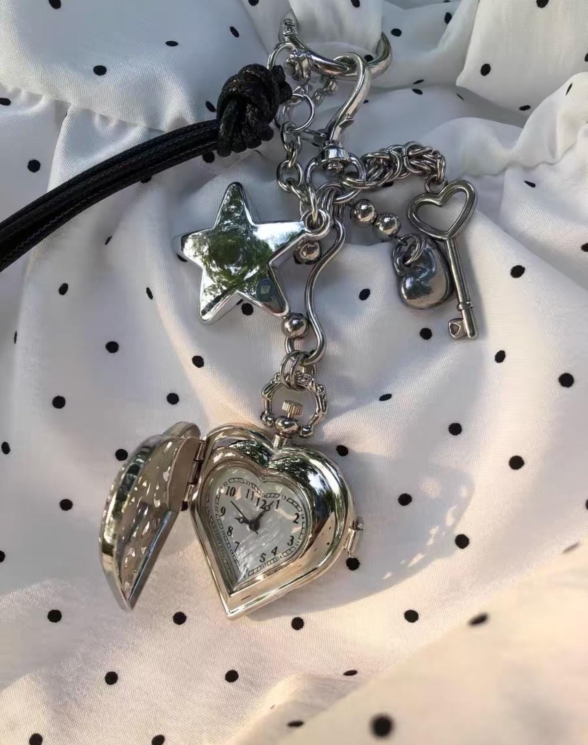 Y2K Star Charm Watch Keychain, Vintage Heart Watch Keychain  display picture 2