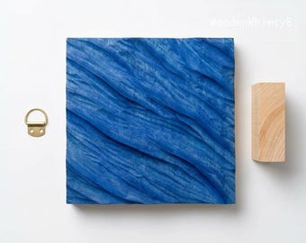 Handgeschnitzte Wellenskulptur aus Lindenholz: Wandbild „Blaues Meer“ (15 x 15 cm), Dekoration für Strandhäuser im Küstenstil