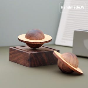 Diffuseur d'huile de noyer sculpté à la main : base magnétique, design minimaliste