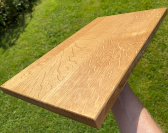Tabla de cortar, tabla para embutidos. Hecha a mano en madera maciza de roble blanco.