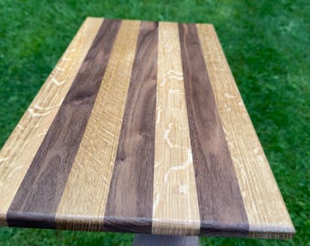 Tabla de cortar, tabla para embutidos. Hecha a mano en madera maciza de roble blanco.