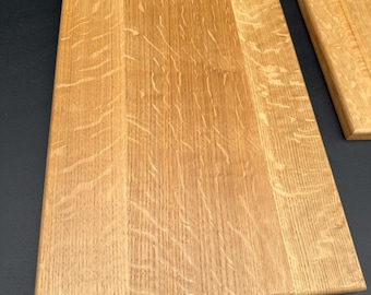 Tabla de cortar, tabla para embutidos. Hecha a mano en madera maciza de roble blanco.