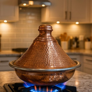 Handgehamerde Marokkaanse roodkoperen tajine – authentieke slowcooker