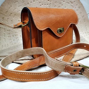 Handgefertigte Leder Crossbody Tasche - Echte gewebte Sling Bag - Damen Kunsthandwerk Lederhandtasche - Geburtstagsgeschenk für Sie