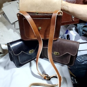 Bolso bandolera de piel marroquí hecho a mano para mujer – Bolso bandolera vintage con correa ajustable – Cartera de piel auténtica