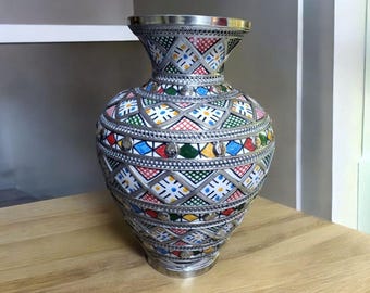 Handgemaakte Marokkaanse aardewerkvaas: Berber-tribale kunstdecor