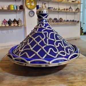 Moroccan Ceramic Tagine Pot – Hand-Painted Polychrome Earthenware Cooking & Decorative Bowl-poterie
