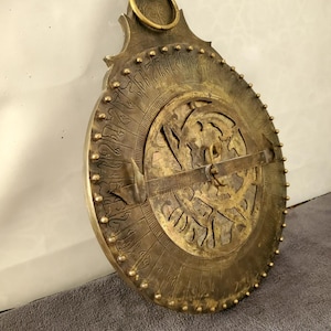 Traditionelles handgemachtes Messing-Astrolabium - Historisches Astronomisches Instrument zu Dekorations- und Unterrichtszwecken - Astrolabi