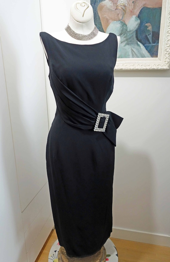Bombshell Wiggle Dress in Black  Retro Inspired Clothing – Vixen