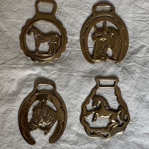 Selección de latón de caballo vintage, adorno de caballo, arnés de latón, medallón de silla de montar, decoración ecuestre coleccionable, regalo para amantes de los caballos, galería, decoración de pared