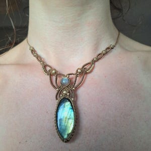 Labradorite macrame necklace/green labradorite/crystal necklace/boho/hippie